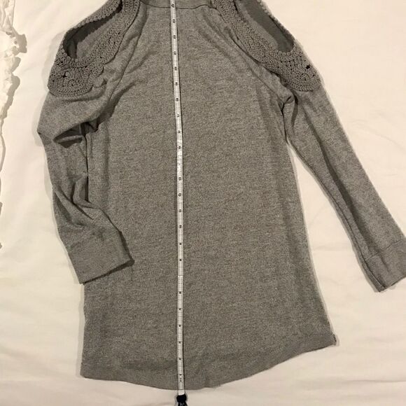 Poof girl small cold shoulder top just past waist - Picture 4 of 4